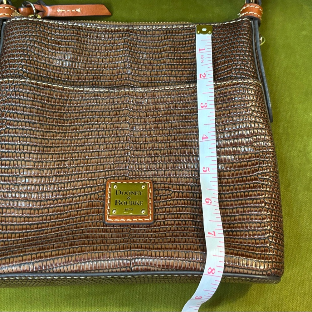 Dooney & Bourke Lizard Embossed Brown Crossbody Bag - Picture 7 of 8
